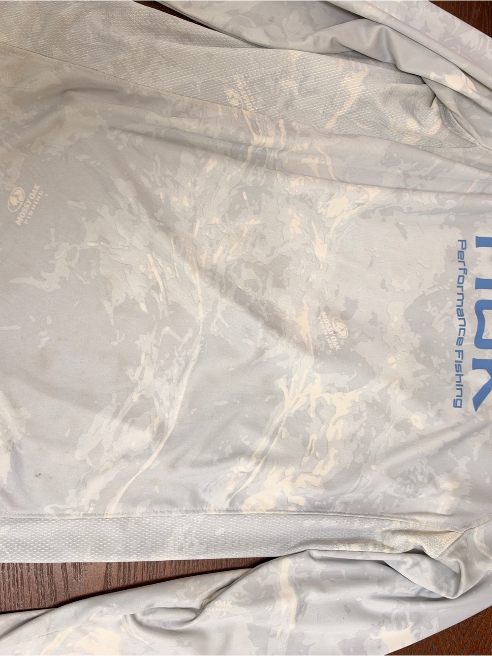 Huk boy’s Long Sleeve Performance Fishing Shirt - White Camo